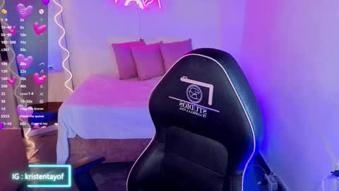 kristen_tay online show from 10.19.25