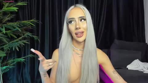 Kris the doll online show from 10.23.25