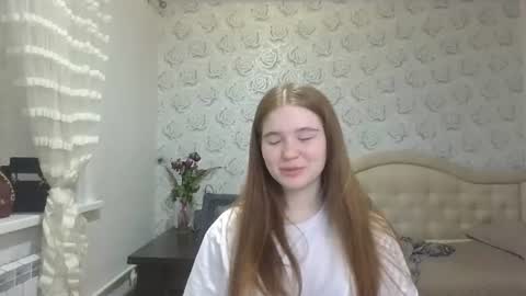 Snapshot of kristiancommes chatting on 07.21.26 Alisa online show from 07.21.26