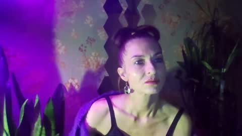 Snapshot of kristinagold44 chatting on 12.12.24 Kristina online show from 12.12.24