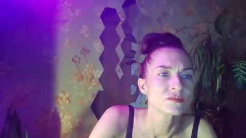 Snapshot of kristinagold44 chatting on 02.05.25 Kristina online show from 02.05.25