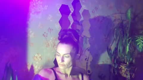 Snapshot of kristinagold44 chatting on 02.05.25 Kristina online show from 02.05.25