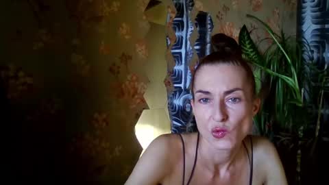 Snapshot of kristinagold44 chatting on 02.11.25 Kristina online show from 02.11.25