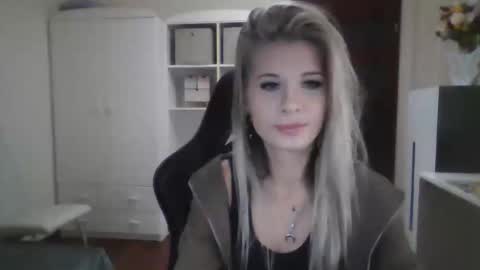 KristineAmore online show from 09.30.25