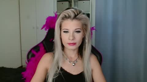 KristineAmore online show from 10.21.25