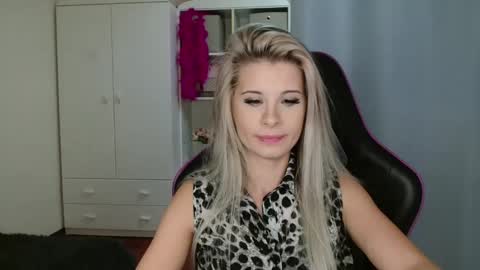 KristineAmore online show from 10.24.25