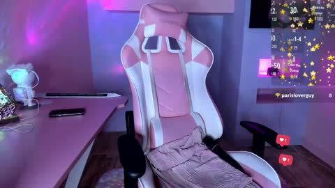 Snapshot of kristinwall chatting on 12.21.24 KristinWall online show from 12.21.24