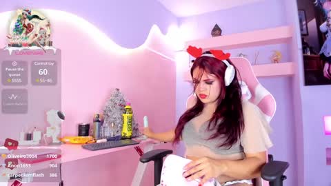 Snapshot of kristinwall chatting on 12.29.24 KristinWall online show from 12.29.24