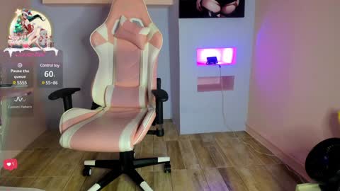 Snapshot of kristinwall chatting on 12.30.24 KristinWall online show from 12.30.24