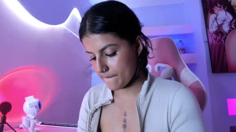 Snapshot of kristinwall chatting on 01.21.25 KristinWall online show from 01.21.25