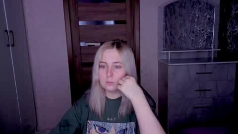Snapshot of kristy_fran chatting on 04.17.26 Kristy online show from 04.17.26