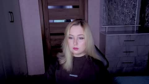 Snapshot of kristy_fran chatting on 05.17.26 Kristy online show from 05.17.26
