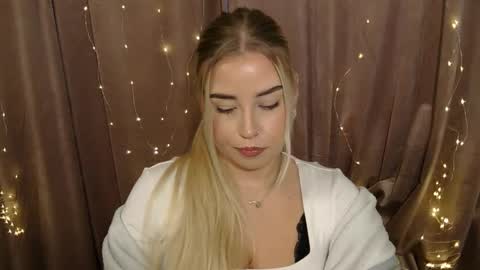 Snapshot of kristyflowers chatting on 12.10.24 KristyFlowers online show from 12.10.24