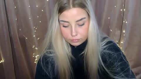 Snapshot of kristyflowers chatting on 12.16.24 KristyFlowers online show from 12.16.24