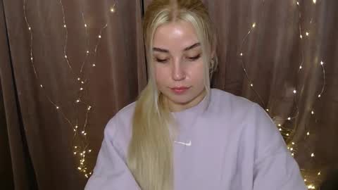 Snapshot of kristyflowers chatting on 12.19.24 KristyFlowers online show from 12.19.24