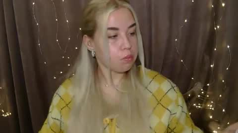 Snapshot of kristyflowers chatting on 12.20.24 KristyFlowers online show from 12.20.24