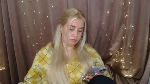 Snapshot of kristyflowers chatting on 12.20.24 KristyFlowers online show from 12.20.24