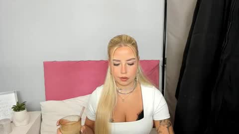 Snapshot of kristyflowers chatting on 01.13.25 KristyFlowers online show from 01.13.25