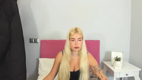 Snapshot of kristyflowers chatting on 01.17.25 KristyFlowers online show from 01.17.25