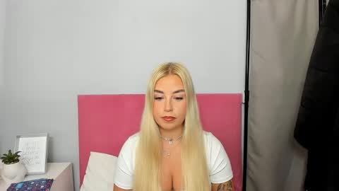 Snapshot of kristyflowers chatting on 01.20.25 KristyFlowers online show from 01.20.25