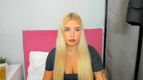 Snapshot of kristyflowers chatting on 01.21.25 KristyFlowers online show from 01.21.25