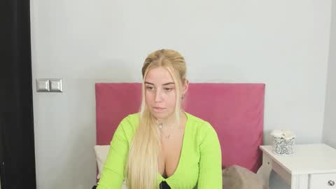 Snapshot of kristyflowers chatting on 01.31.25 KristyFlowers online show from 01.31.25