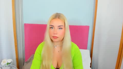 Snapshot of kristyflowers chatting on 02.01.25 KristyFlowers online show from 02.01.25