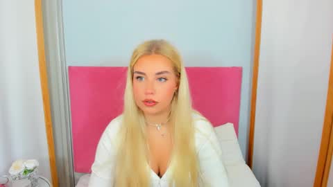 Snapshot of kristyflowers chatting on 02.02.25 KristyFlowers online show from 02.02.25