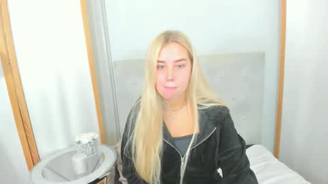 Snapshot of kristyflowers chatting on 02.18.25 KristyFlowers online show from 02.18.25
