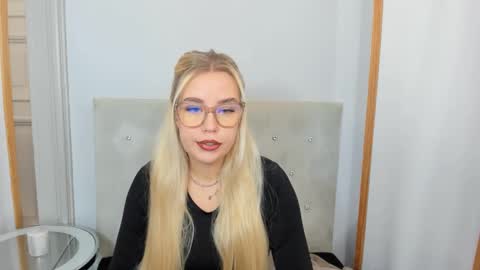 Snapshot of kristyflowers chatting on 03.07.25 KristyFlowers online show from 03.07.25
