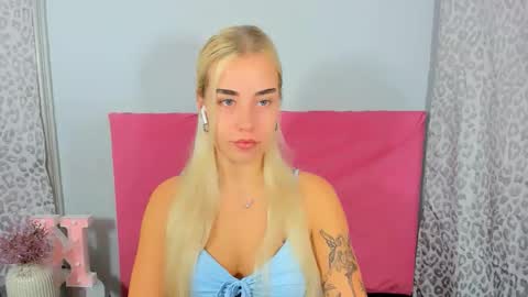 Snapshot of kristyflowers chatting on 10.13.25 KristyFlowers online show from 10.13.25