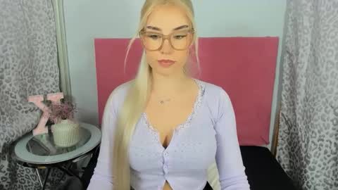 KristyFlowers online show from 01.17.26