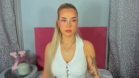 KristyFlowers online show from 02.15.26