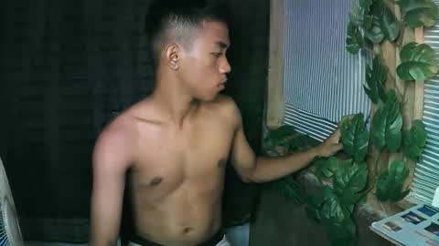 kritthanarkorn online show from 10.17.25