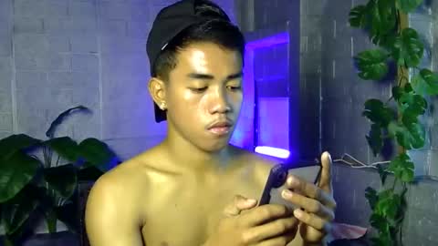 kritthanarkorn online show from 12.15.25