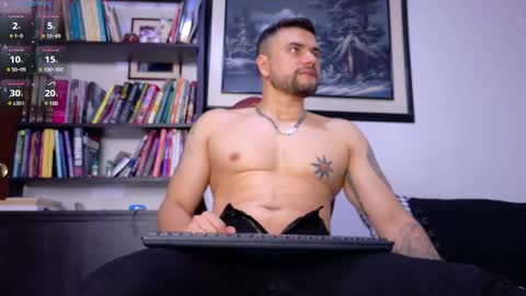 Snapshot of kroy_wood chatting on 01.23.25 Kroy Wood online show from 01.23.25