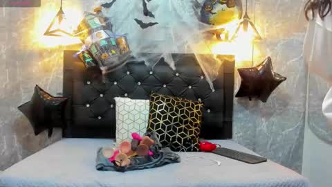 Kystal Taylor online show from 10.18.25