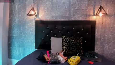 Kystal Taylor online show from 11.19.25