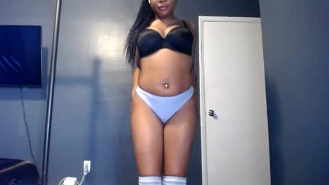 Snapshot of krystalblakexxx chatting on 03.08.25 Krystal Blake online show from 03.08.25