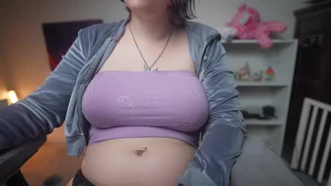 Snapshot of krystalsyxx chatting on 02.20.25 Krystal Syx online show from 02.20.25