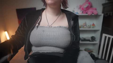 Snapshot of krystalsyxx chatting on 03.02.25 Krystal Syx online show from 03.02.25