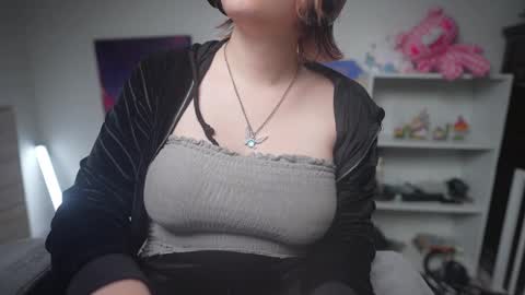 Snapshot of krystalsyxx chatting on 03.11.25 Krystal Syx online show from 03.11.25