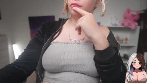 Snapshot of krystalsyxx chatting on 09.27.25 Krystal Syx online show from 09.27.25