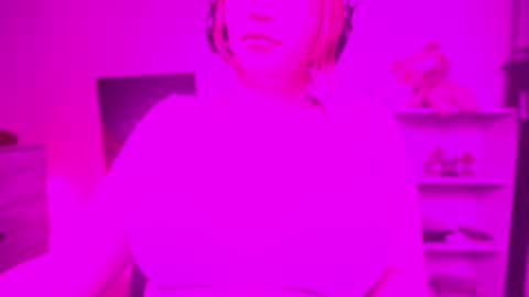 Snapshot of krystalsyxx chatting on 12.14.25 Krystal Syx online show from 12.14.25