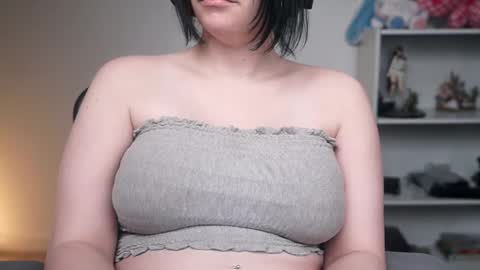 Snapshot of krystalsyxx chatting on 02.12.26 Krystal Syx online show from 02.12.26