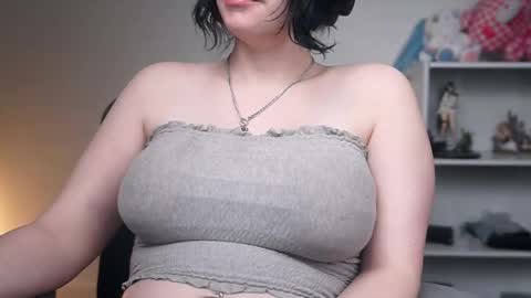 Snapshot of krystalsyxx chatting on 02.15.26 Krystal Syx online show from 02.15.26