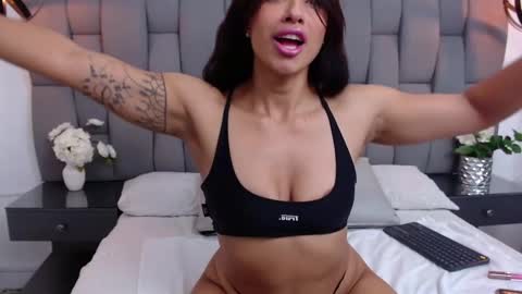 kristenfit online show from 02.25.25