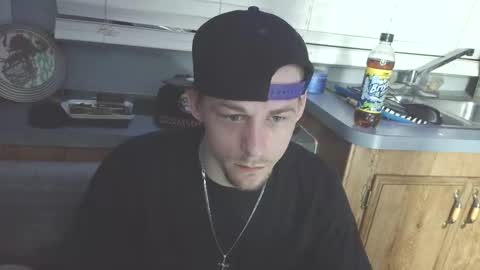 Snapshot of krytiar1992 chatting on 11.19.25 krytiar1992 online show from 11.19.25