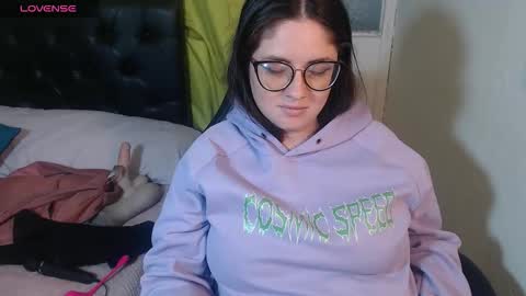 Snapshot of kryystaladams chatting on 04.14.26 kryystaladams online show from 04.14.26