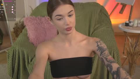 Snapshot of kseha_cute chatting on 01.19.25 Ksesha online show from 01.19.25
